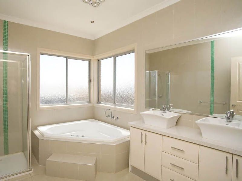 16 Berkeley Crescent, Derrimut VIC 3030