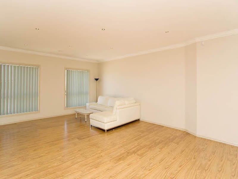 16 Berkeley Crescent, Derrimut VIC 3030