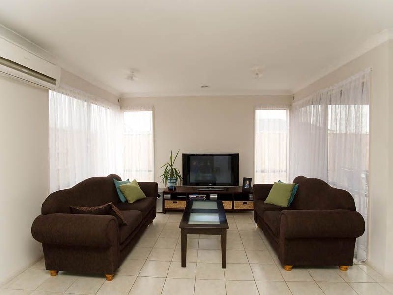 9 Roanoke Grove, St.Andrews Field, Deer Park VIC 3023