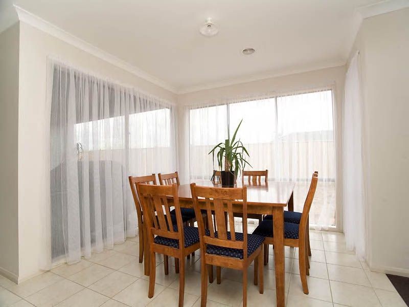 9 Roanoke Grove, St.Andrews Field, Deer Park VIC 3023