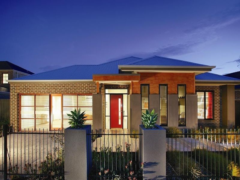 8 Selwyn Close, Caroline Springs VIC 3023