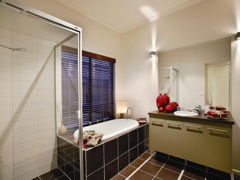 8 Selwyn Close, Caroline Springs VIC 3023