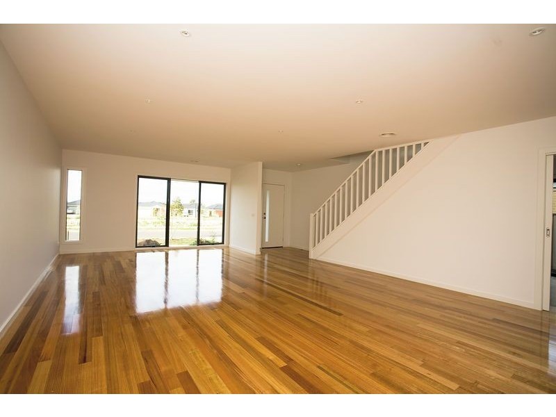 33 Bungaree Track, Burnside VIC 3023