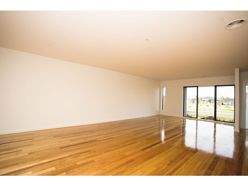 33 Bungaree Track, Burnside VIC 3023
