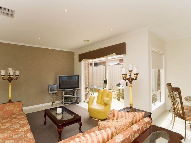 1 Parkes Way, Burnside VIC 3023