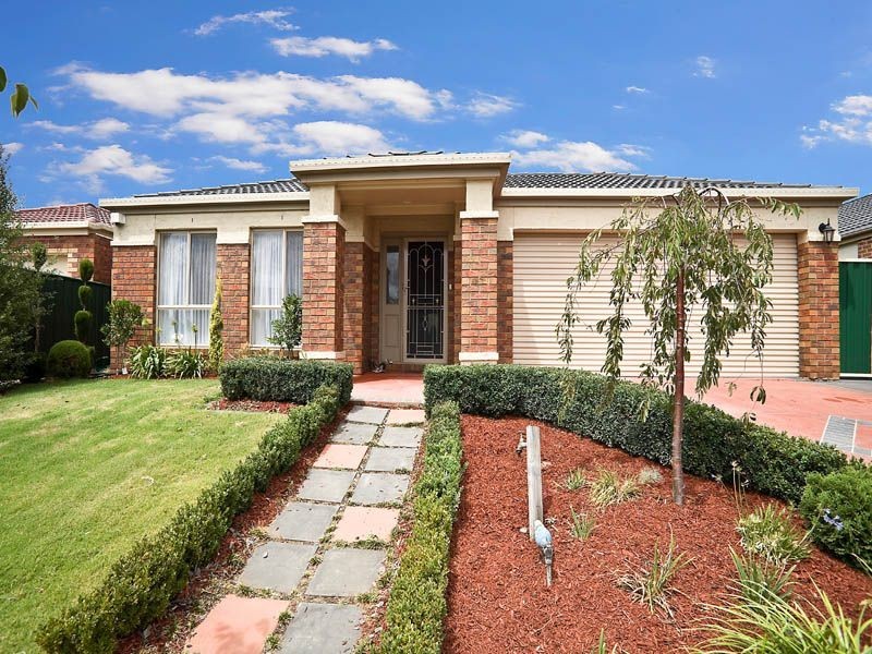 8 Charlesworth Crescent, Burnside VIC 3023