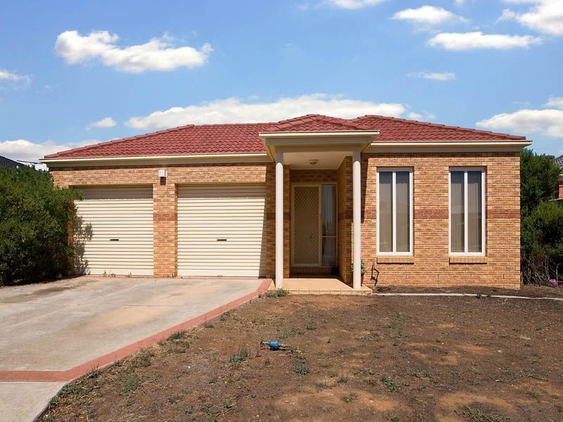9 Bunya Close, Caroline Springs VIC 3023