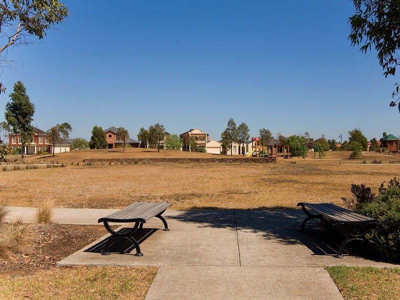9 Bunya Close, Caroline Springs VIC 3023