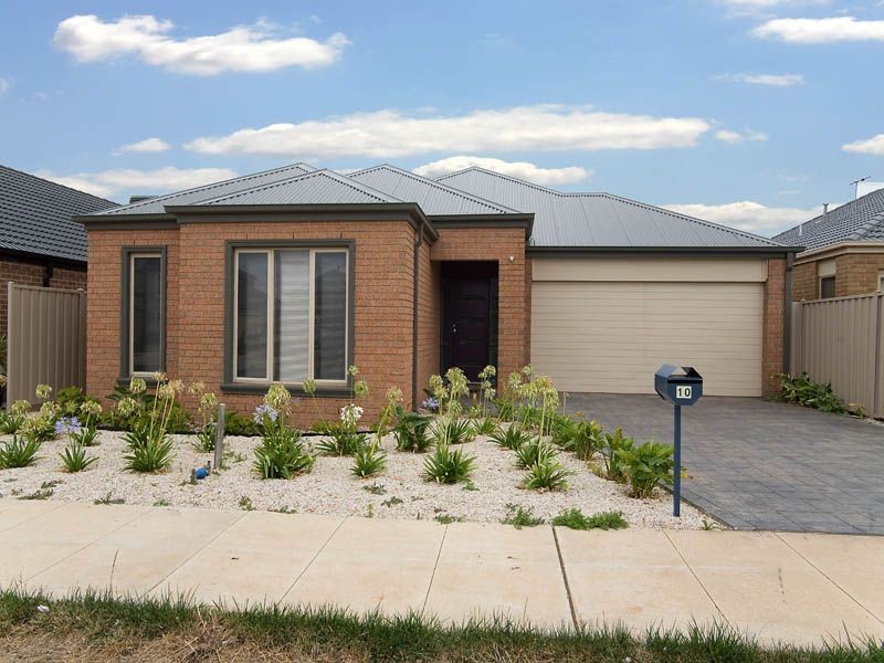 10 Lindley Avenue, Caroline Springs VIC 3023