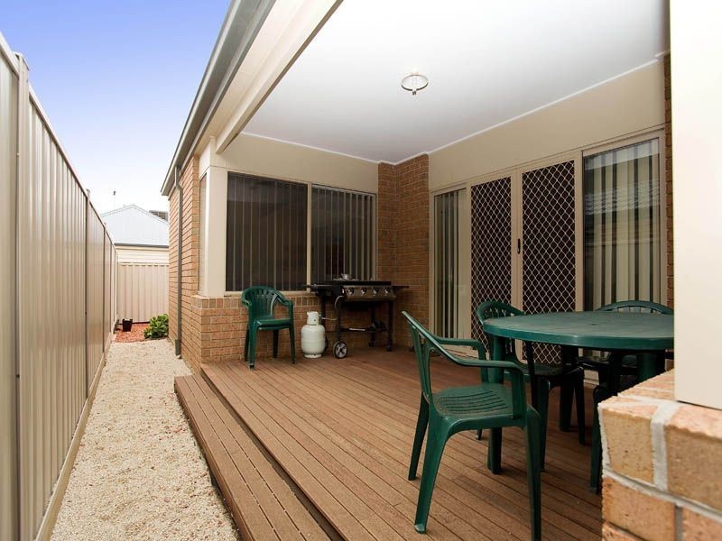 10 Lindley Avenue, Caroline Springs VIC 3023