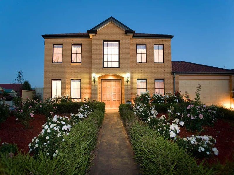 30 Stoke Heath Way, Caroline Springs VIC 3023