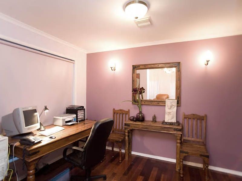 30 Stoke Heath Way, Caroline Springs VIC 3023