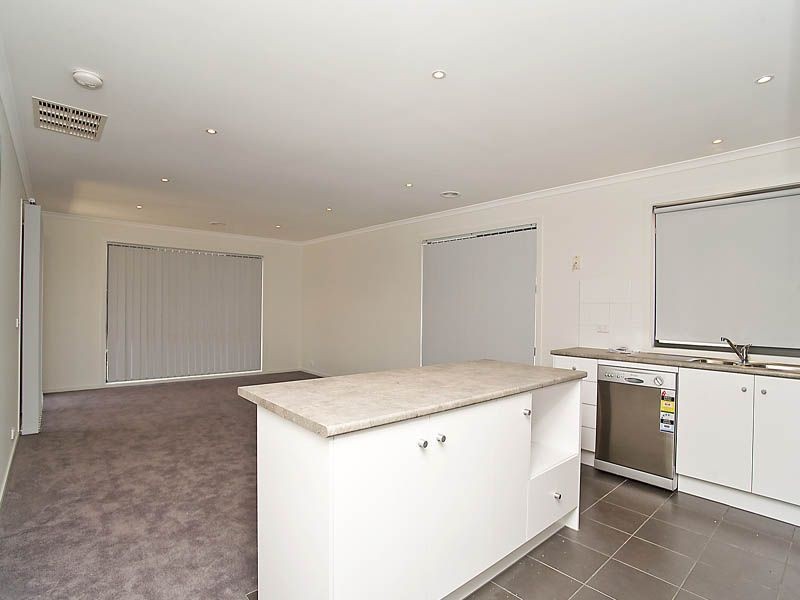 4 Yalding Place, St.Andrews Field, Deer Park VIC 3023