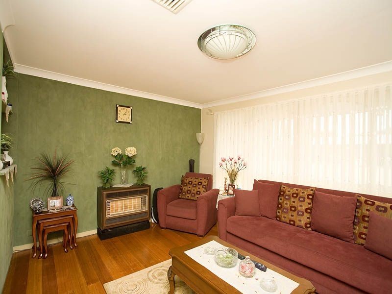 31 Little Street, Deer Park VIC 3023