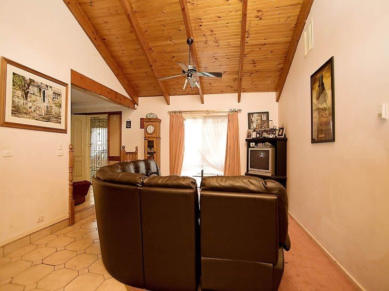 11 Carroll Street, Deer Park VIC 3023