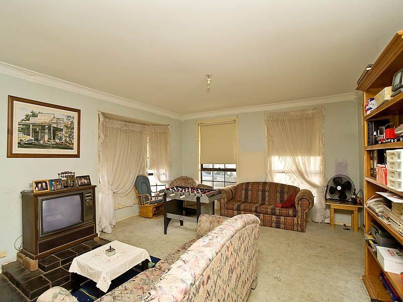 11 Carroll Street, Deer Park VIC 3023