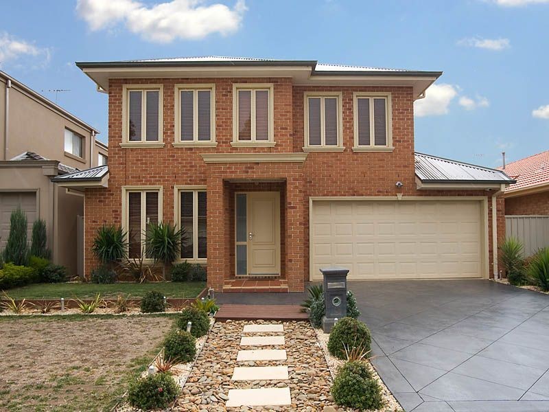 3 Caves Lane, Caroline Springs VIC 3023