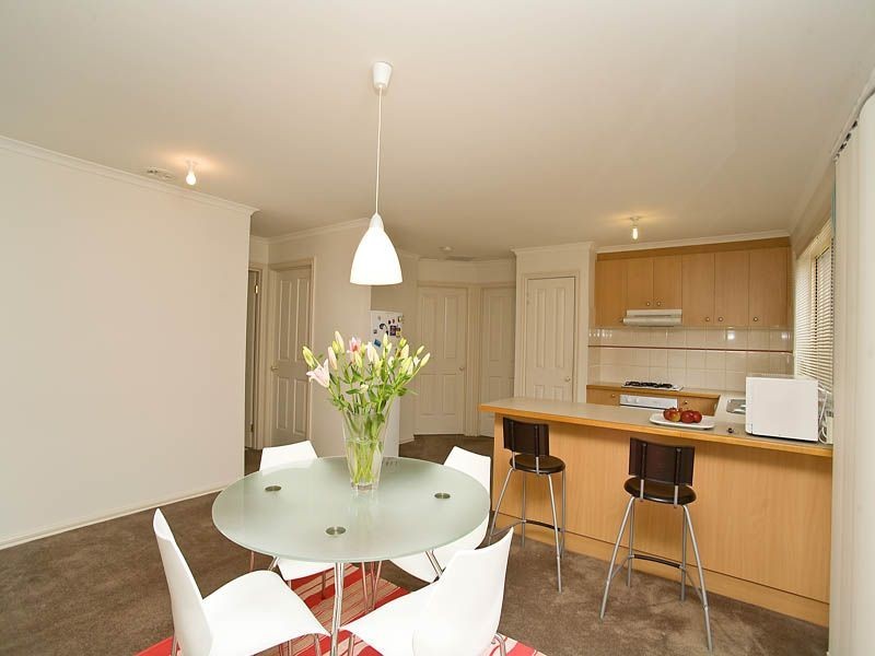 31 Clarendon Wynd, Caroline Springs VIC 3023