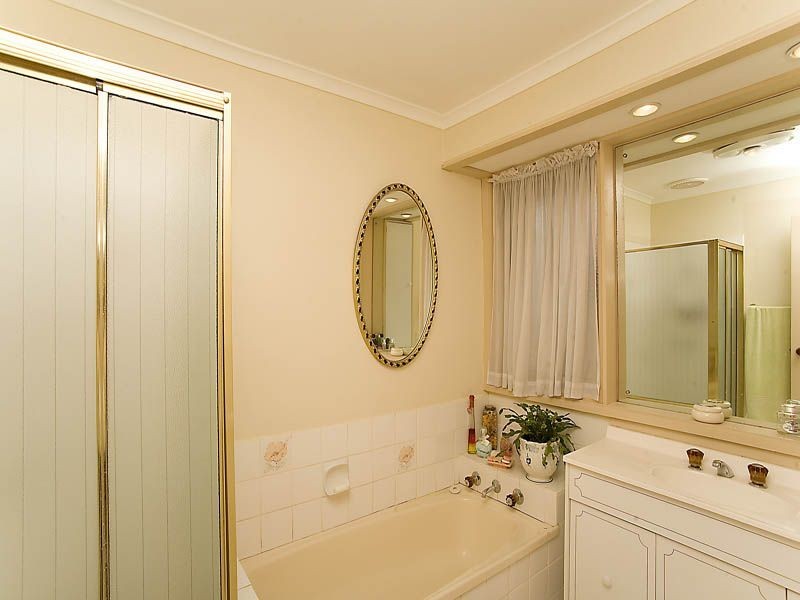 16 Allandale Drive, Deer Park VIC 3023