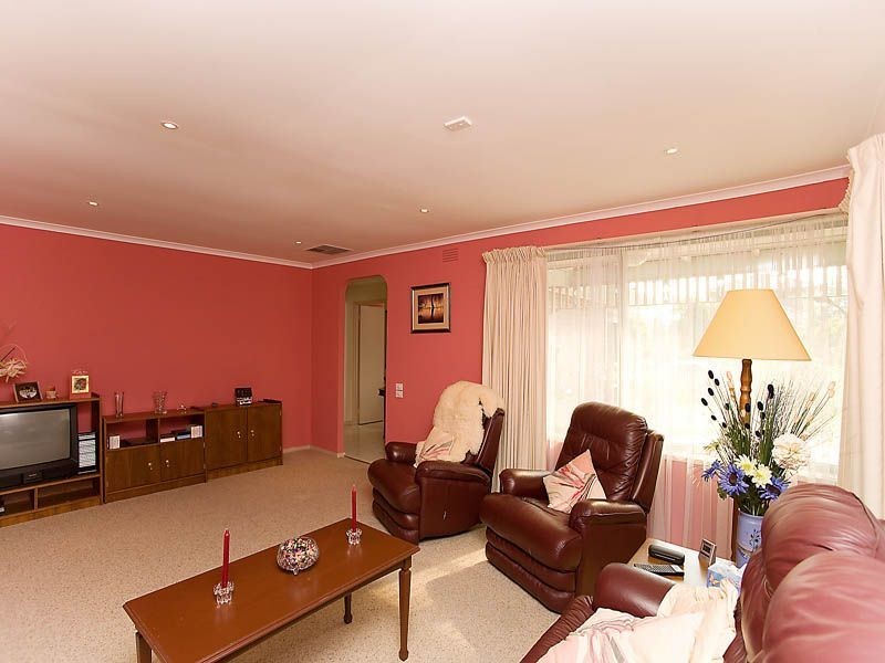 16 Allandale Drive, Deer Park VIC 3023