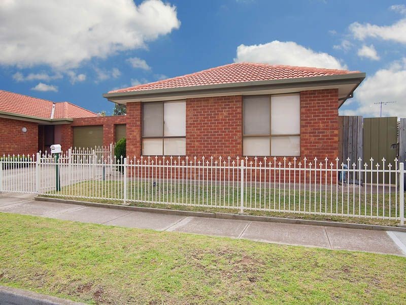 42 Bayliss Road, Deer Park VIC 3023