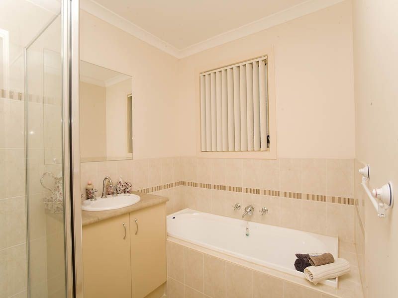 26 Lyons Avenue, Burnside VIC 3023