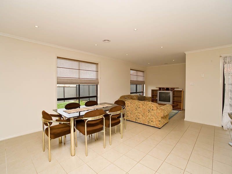 17 Gosford Gardens, Derrimut VIC 3030