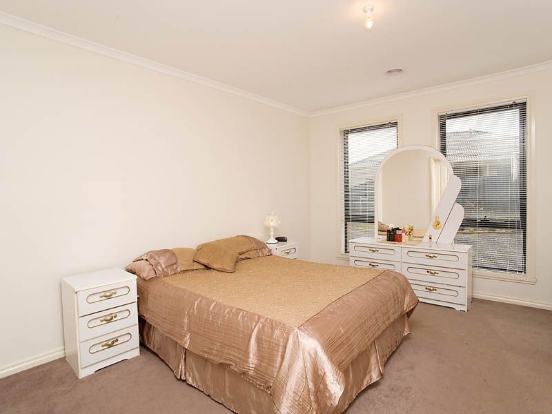 17 Gosford Gardens, Derrimut VIC 3030
