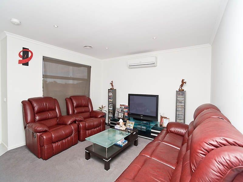 19 Barrwang Street, Cairnlea VIC 3023