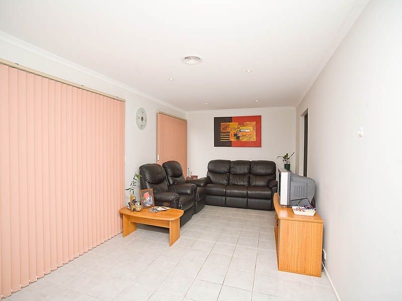 19 Barrwang Street, Cairnlea VIC 3023