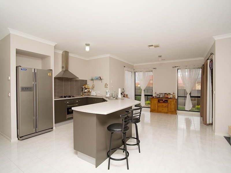 16 Chartwell Crescent, Derrimut VIC 3030