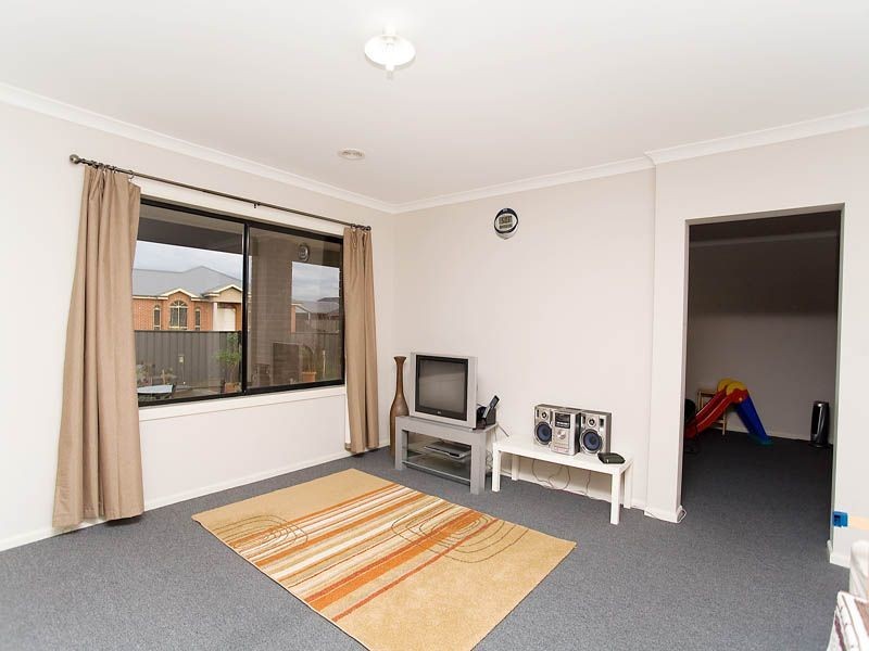 16 Chartwell Crescent, Derrimut VIC 3030