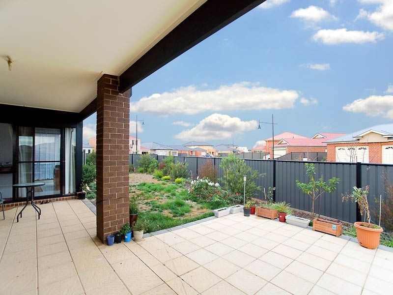 16 Chartwell Crescent, Derrimut VIC 3030