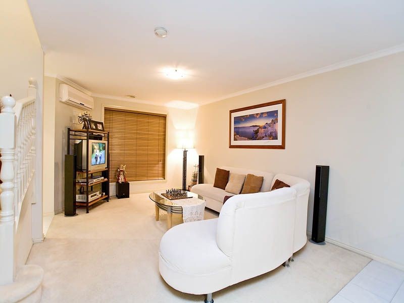 4/30 Nariel Road, Kings Park VIC 3021