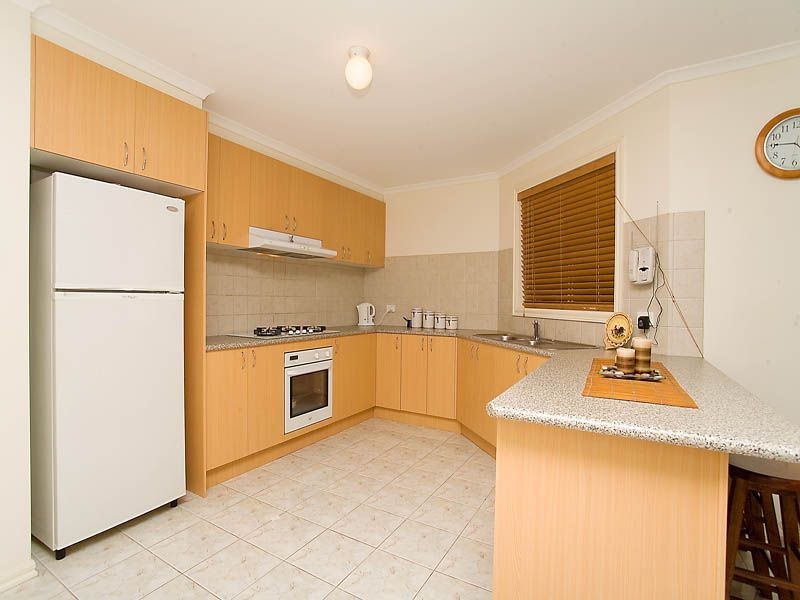 77 Loddon Drive, Taylors Hill VIC 3037