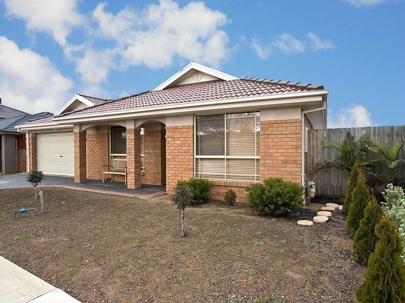 77 Loddon Drive, Taylors Hill VIC 3037