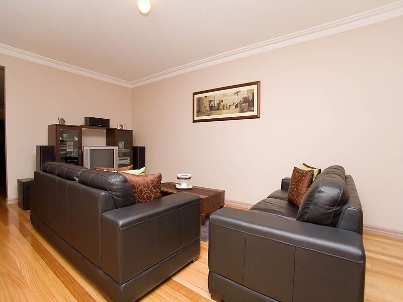 2/139 Quinn Street, Deer Park VIC 3023