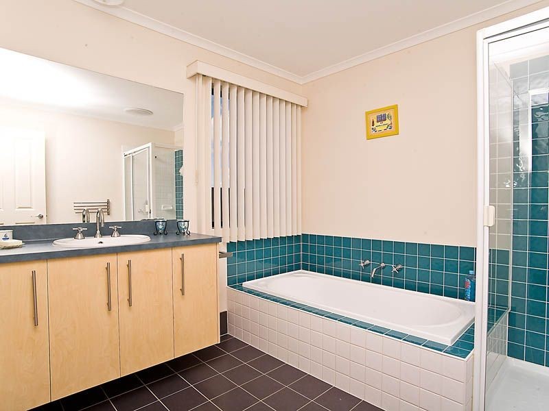 42 Pendragon Crescent, Derrimut VIC 3030