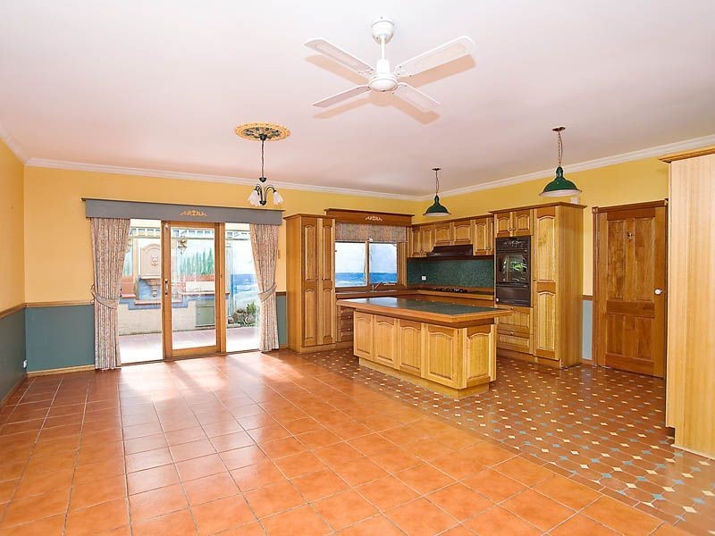 6 Booth Way, Taylors Lakes VIC 3038