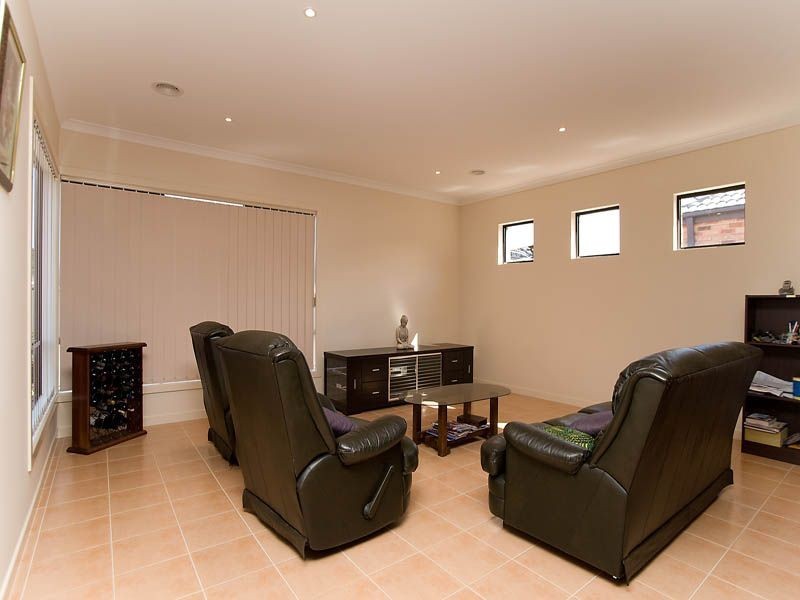 2 Bovard Close, Caroline Springs VIC 3023