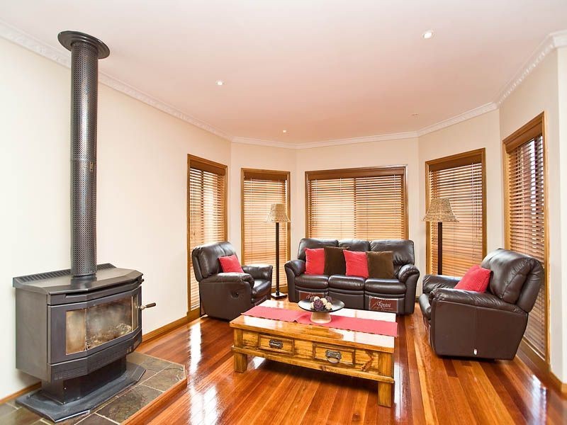4 Bramshaw Crescent, Hillside VIC 3037