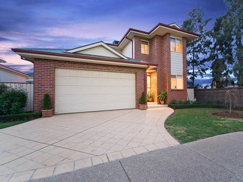 14 King Circuit, Caroline Springs VIC 3023