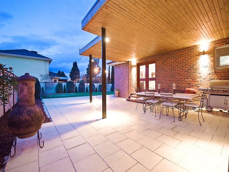 14 King Circuit, Caroline Springs VIC 3023