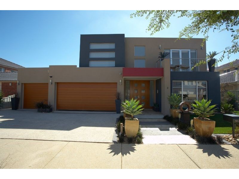 2 Waterford Close, Caroline Springs VIC 3023