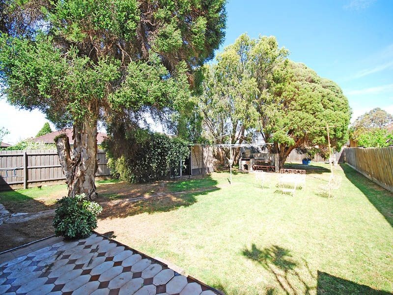 1 Widnes Court, Deer Park VIC 3023