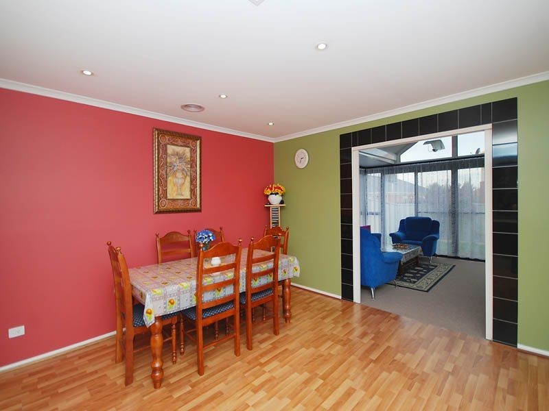 14 Emerald Court, Caroline Springs VIC 3023