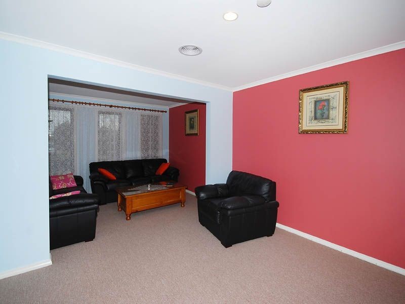 14 Emerald Court, Caroline Springs VIC 3023