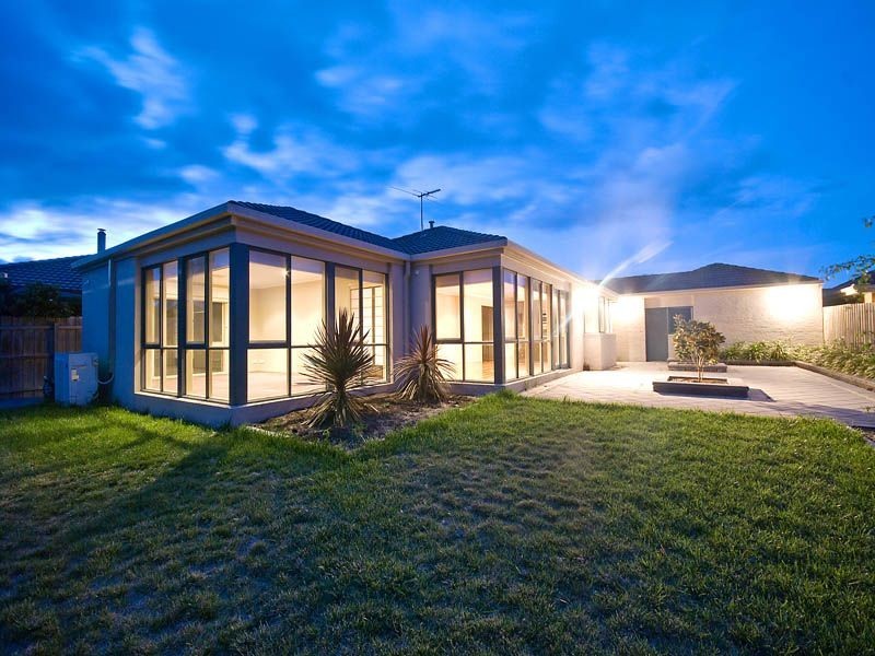 2 Tarquin Place, Hillside VIC 3037