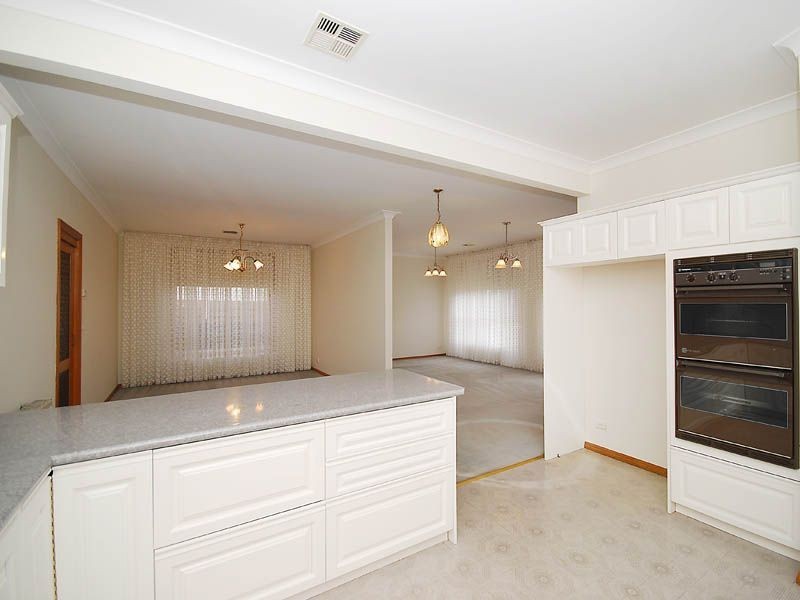 5 Hallmark Place, Keilor Downs VIC 3038