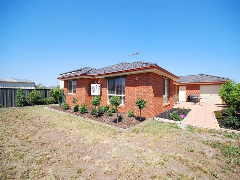 9 Clitheroe Green, Derrimut VIC 3030
